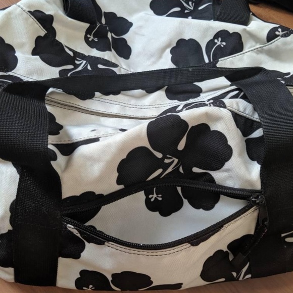 Quiksilver Hibiscus Duffle Bag - Picture 2 of 3